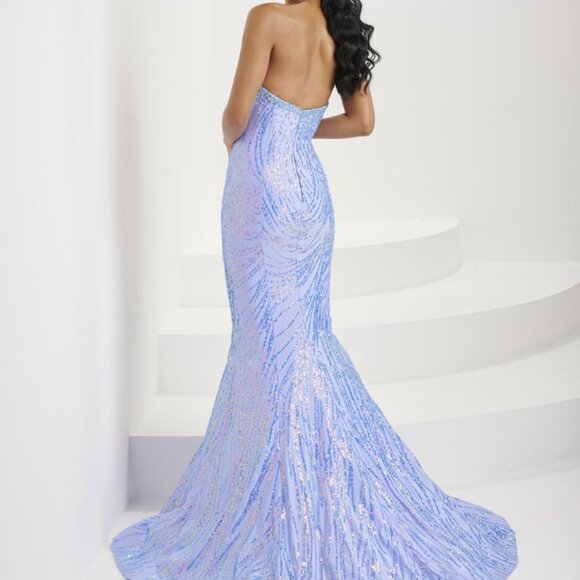 Dress - Picture 2 of 6